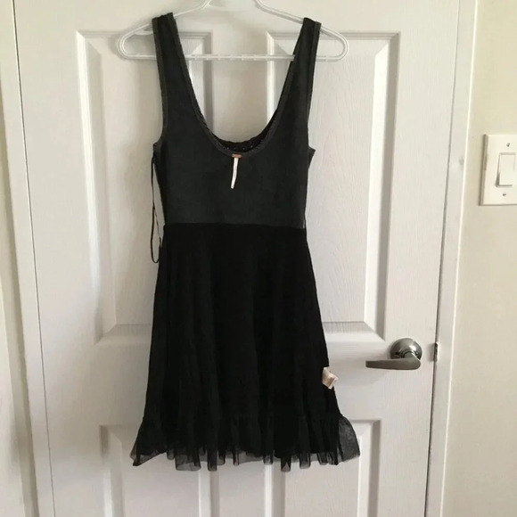 Free People  Mini Dress XS Lace Beaded Floral Gray Black Sleeveless Fit Flare - Picture 4 of 11